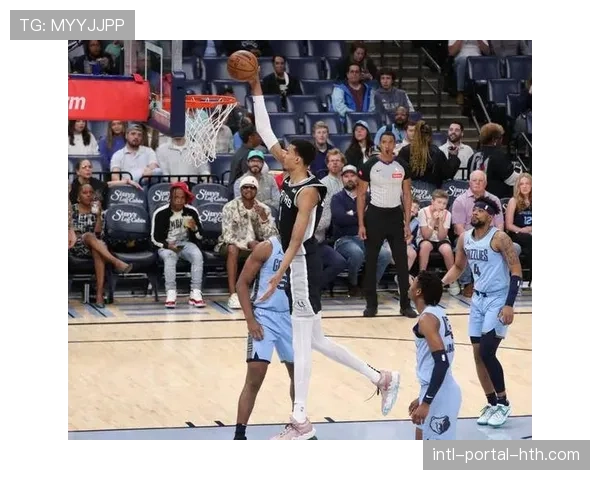 文班亚马送出平生涯记录的8次封盖,马刺防守效率惊人